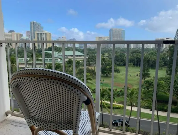 Your Little Piece of Paradise Pool BBQ & Wifi at Inn on the Park 613 hotel detail image 1