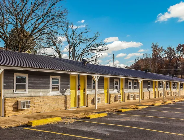 Rodeway Inn Berryville hotel detail image 3