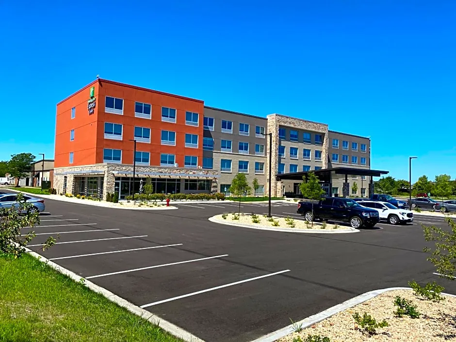 Holiday Inn Express & Suites - Madison West - Middleton, An Ihg Hotel hotel hero