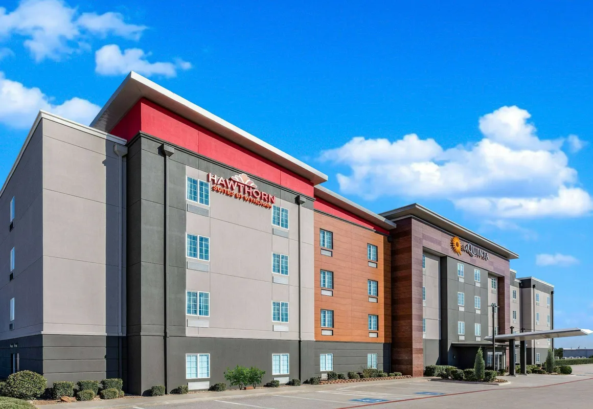 La Quinta Inn & Suites By Wyndham Ardmore hotel hero