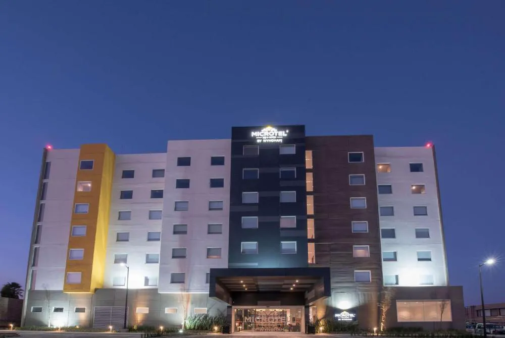 Microtel Inn & Suites by Wyndham Guadalajara Sur hotel hero