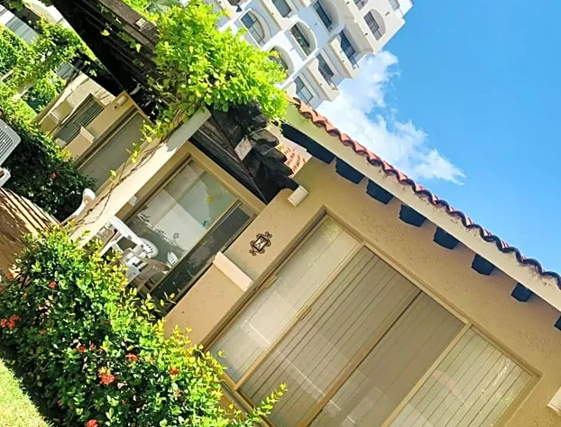 HAB PTa B ÁREA DE VILLAS DENTRO DEL HOTEL Junto al Krystal EN IXTAPA WIFI 2A 1M Con playa hotel detail image 2