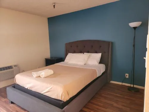 Relaxed Unit with Bath (C22) hotel detail image 1