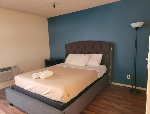 Relaxed Unit with Bath (C22) hotel detail image 3