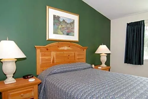 Tamarack and Mirror Lake Resort hotel detail image 2