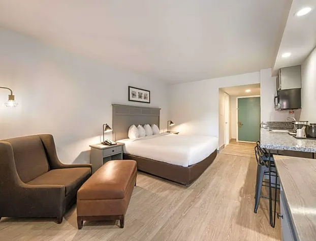 Suburban Studios Williamsburg Central hotel detail image 4