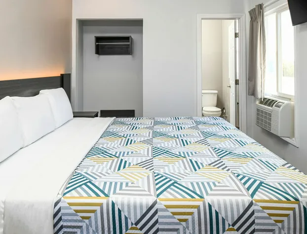 Motel 6 San Pedro, CA – Port Of Los Angeles hotel detail image 1