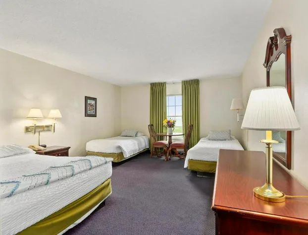 Second Floor Standard Deluxe hotel detail image 3