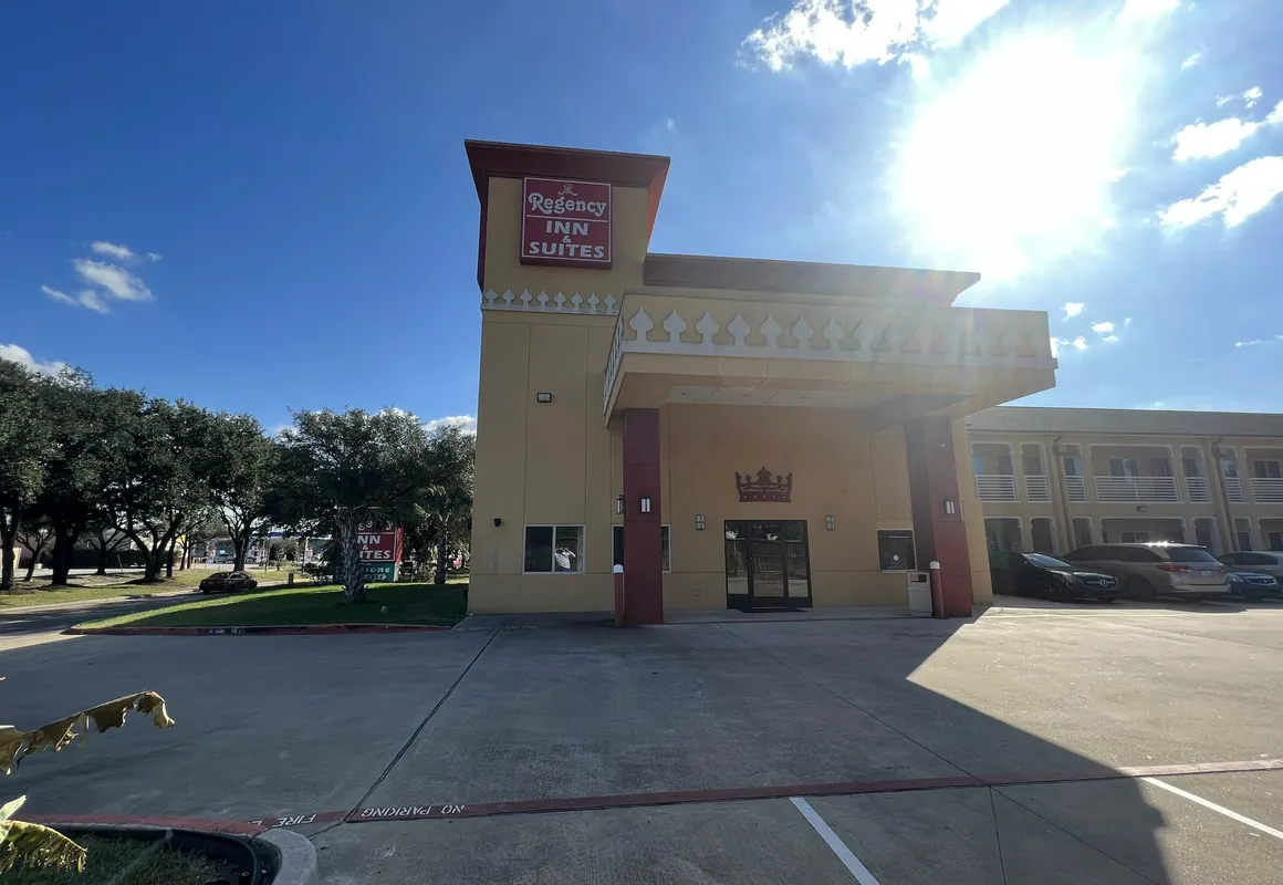 Regency INN & Suites hotel hero