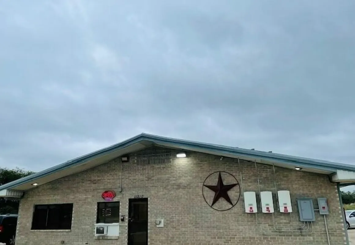 Von Ormy Executive Inn hotel hero