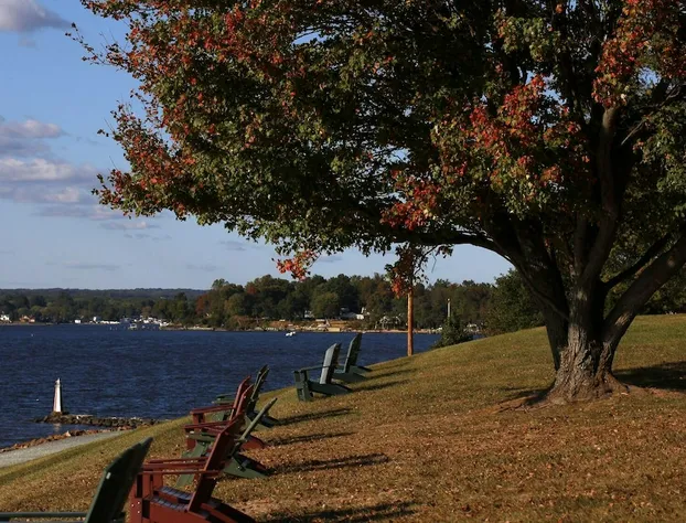 First Floor Master Suite Bay View hotel detail image 1