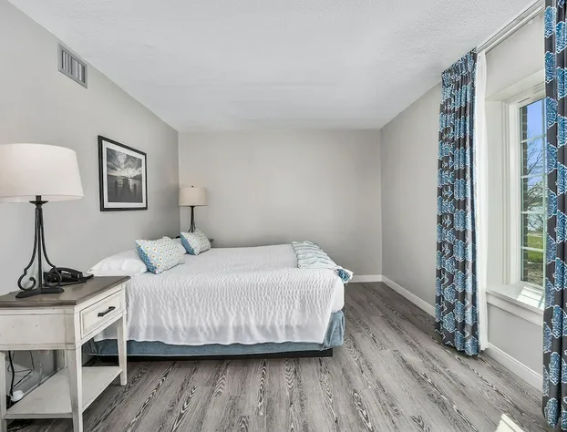 First Floor Master Suite Bay View hotel detail image 2