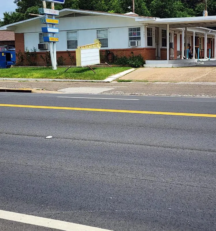 Economy Inn hotel hero