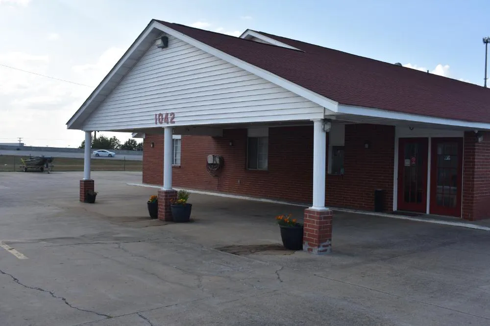 Royal Inn hotel hero