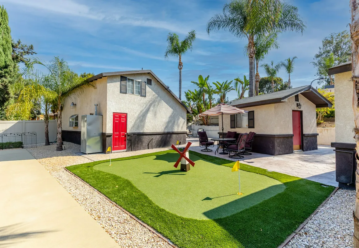 Private Pickleball Pool&Palms Resort hotel hero