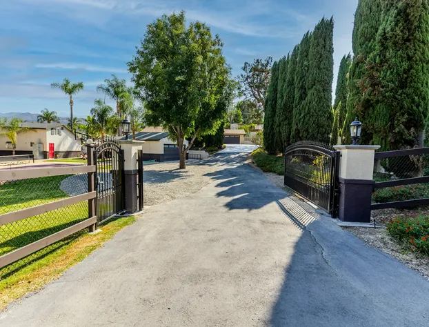 Private Pickleball Pool&Palms Resort hotel detail image 4