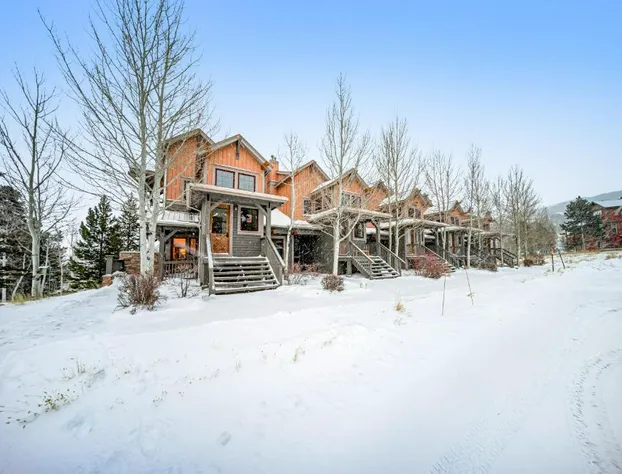 Kicking Horse Lodges 3-201 hotel detail image 1