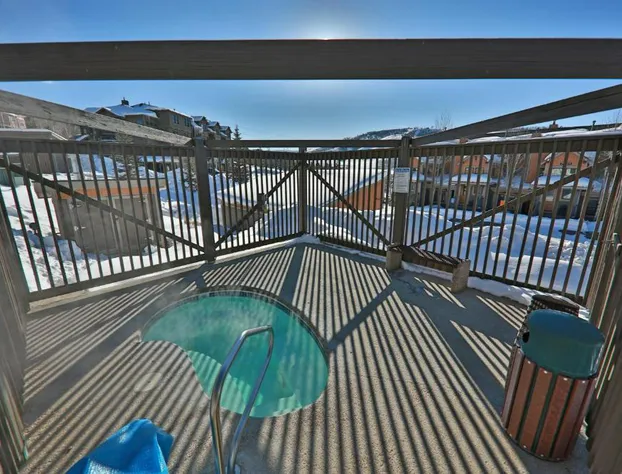 Kicking Horse Lodges 3-201 hotel detail image 3