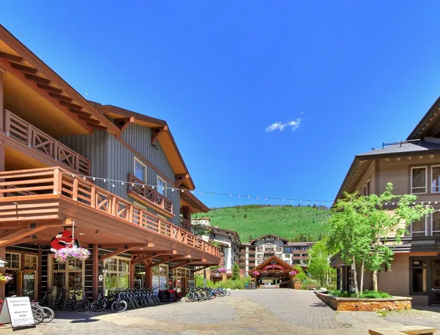 Modern Hotel Room in Center Village - TM225A by Redawning hotel detail image 1