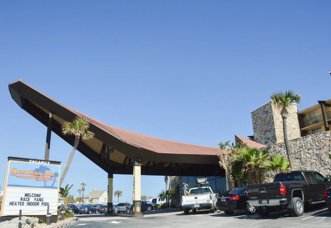 Hawaiian Inn Beach Resort hotel hero