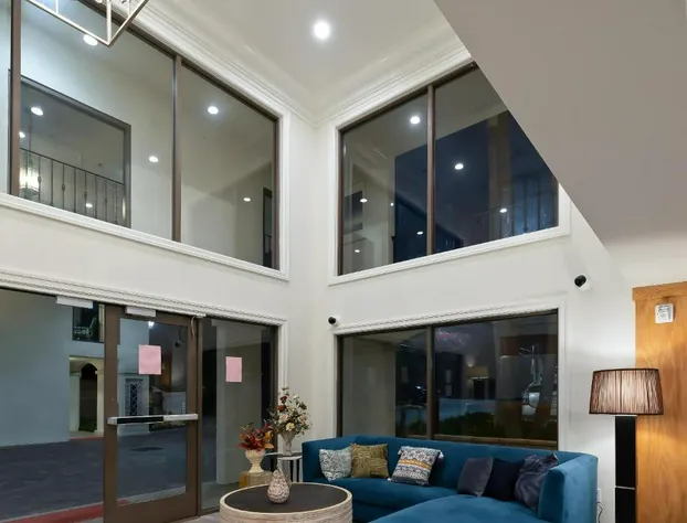 Hotel Huntington hotel detail image 1