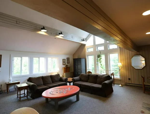 Inns of WV 304 1bd WV hotel detail image 1