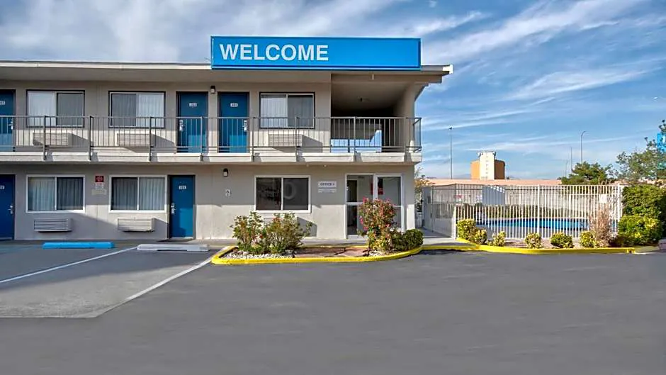 Studio 6 Albuquerque, NM – Midtown hotel hero