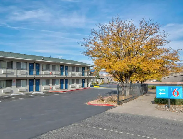 Studio 6 Albuquerque, NM – Midtown hotel detail image 1