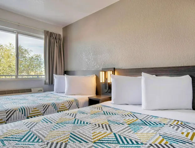 Studio 6 Albuquerque, NM – Midtown hotel detail image 3