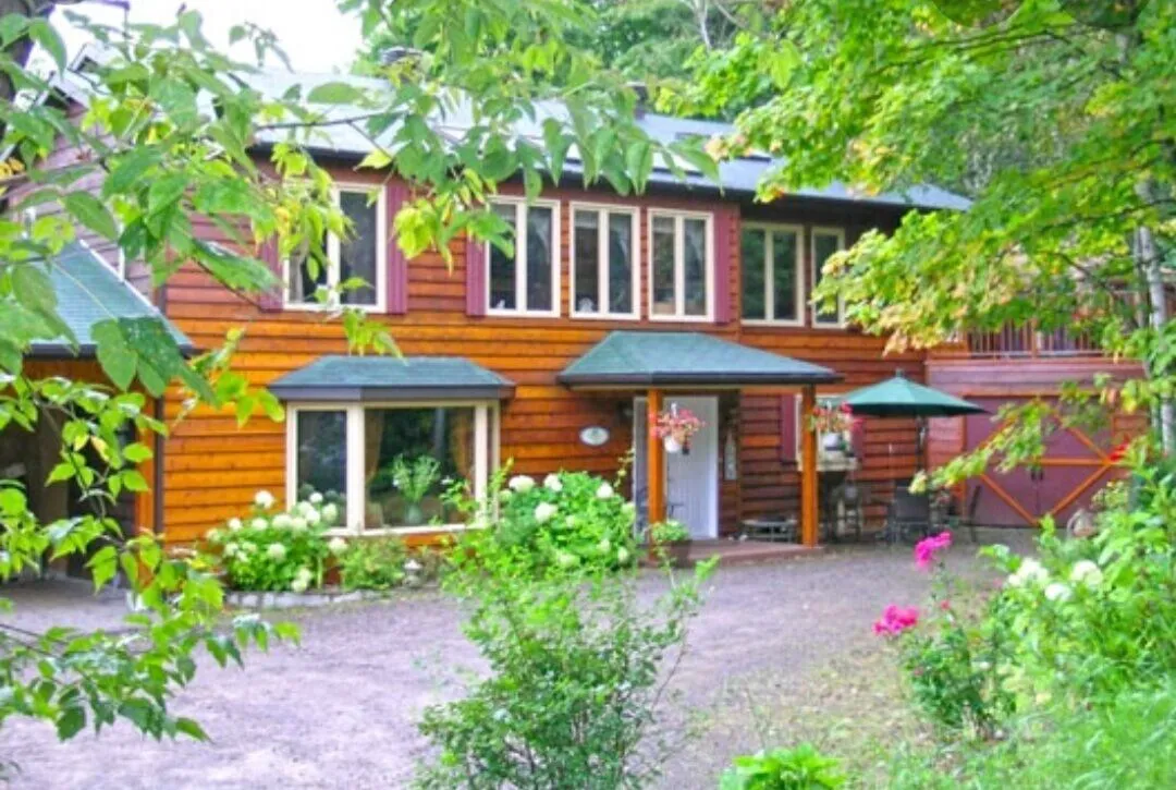 La vie est belle hotel hero