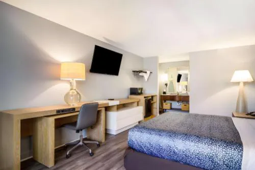 Suburban Studios Brunswick of I-95 hotel detail image 1