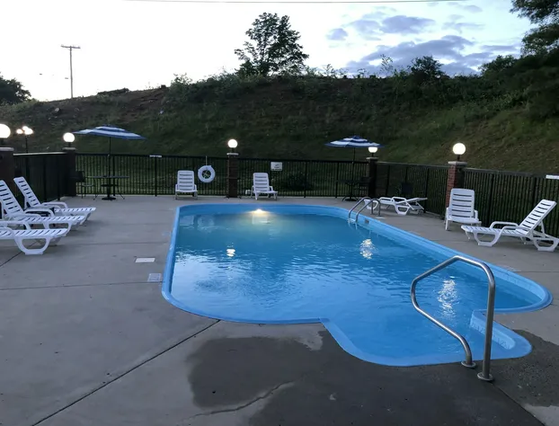 The Tompkinsville Inn hotel detail image 4