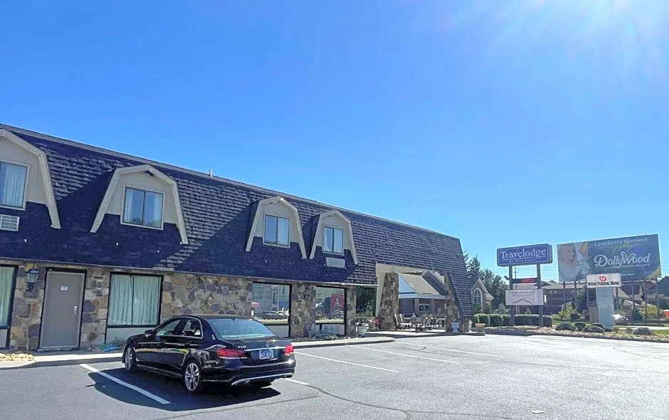 Travelodge by Wyndham Pigeon Forge Dollywood Lane hotel hero