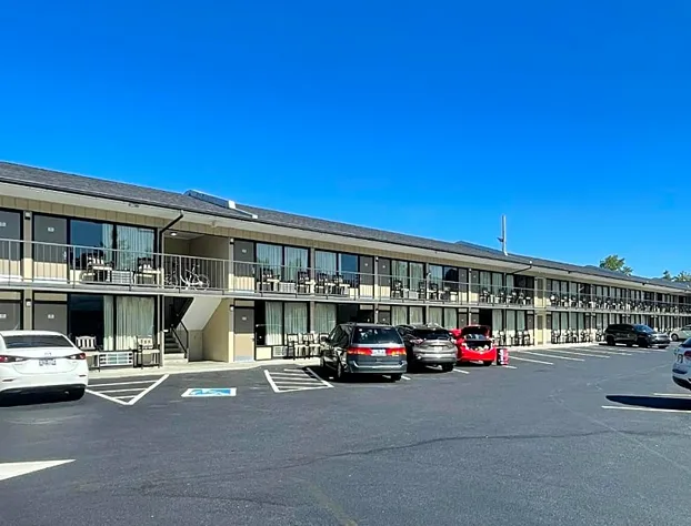 Travelodge by Wyndham Pigeon Forge Dollywood Lane hotel detail image 3