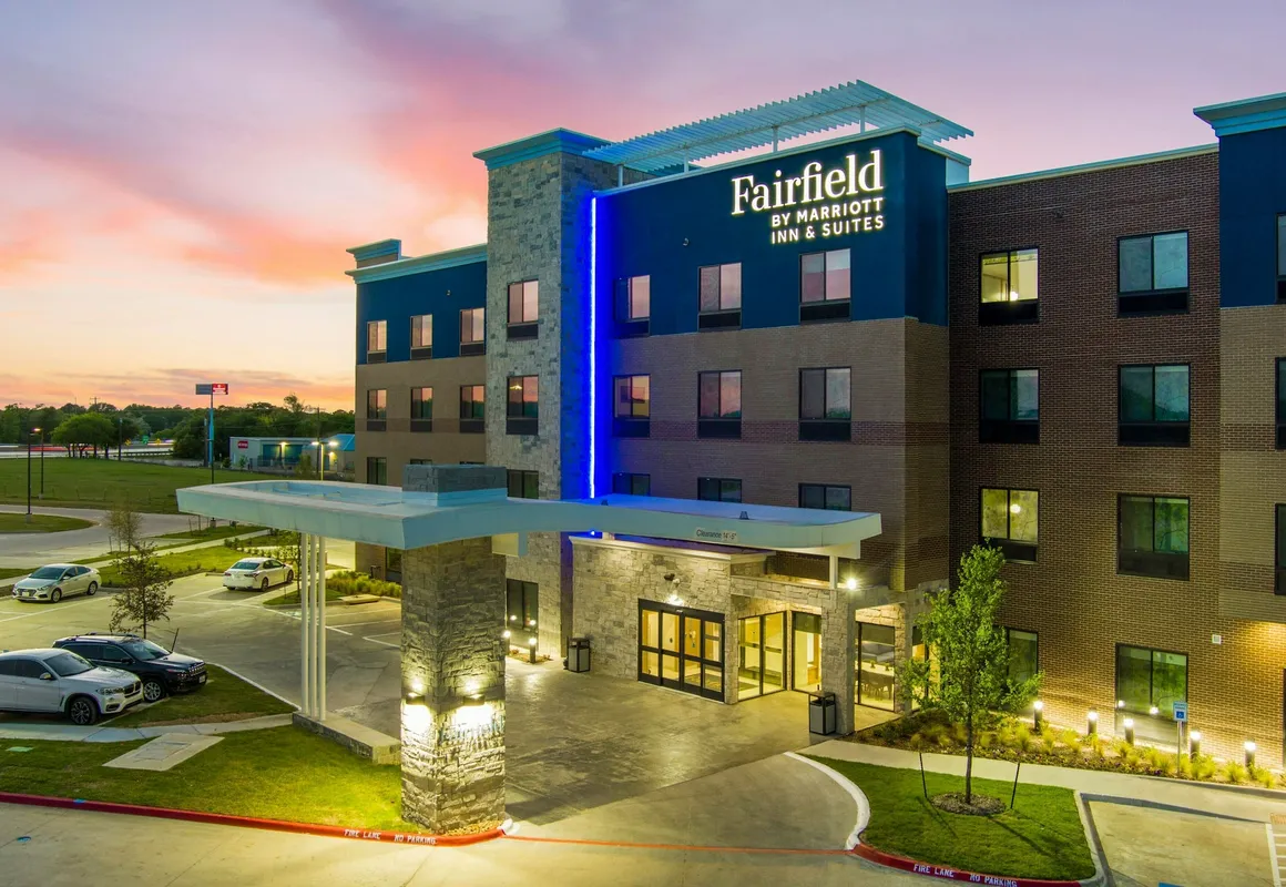 Fairfield Inn & Suites by Marriott Corinth South Denton Area hotel hero