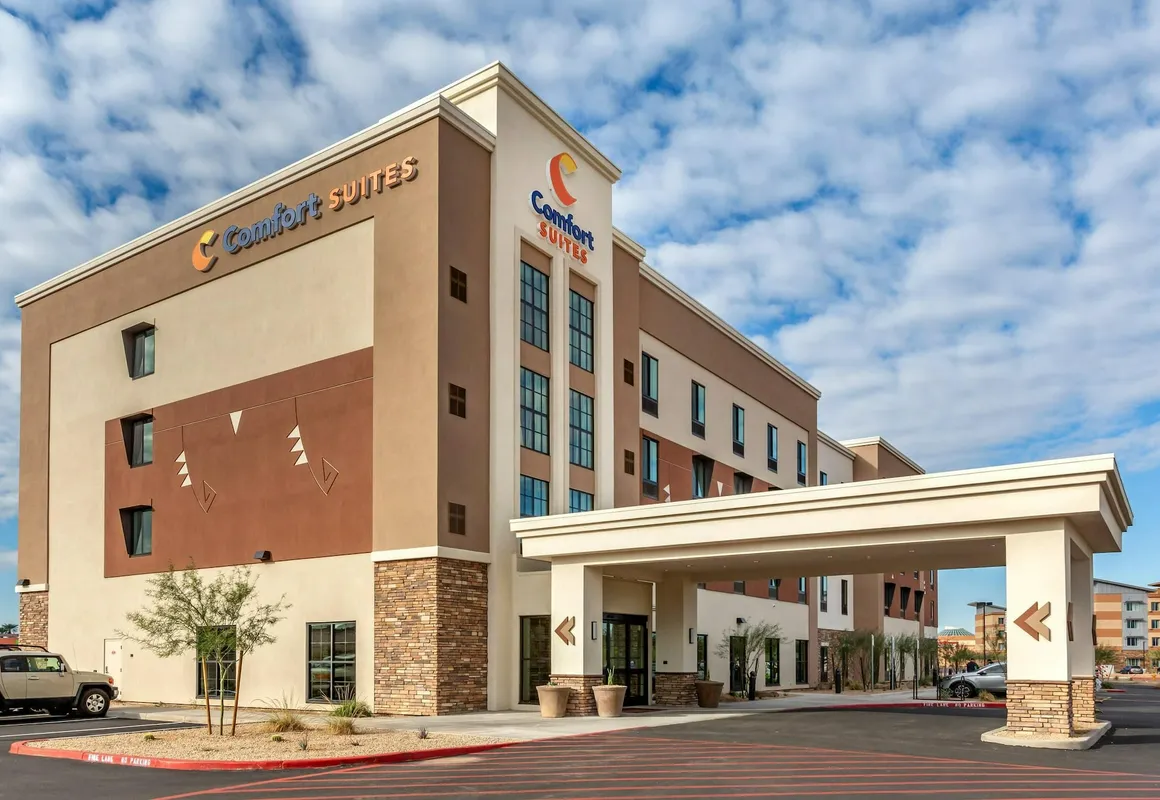 Comfort Suites Scottsdale Talking Stick Entertainment District hotel hero