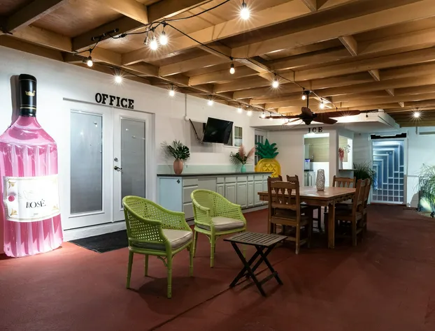 Float Palm Springs hotel detail image 1