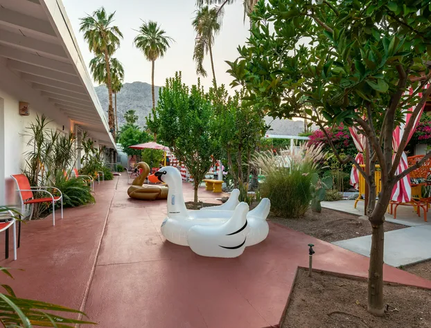 Float Palm Springs hotel detail image 3