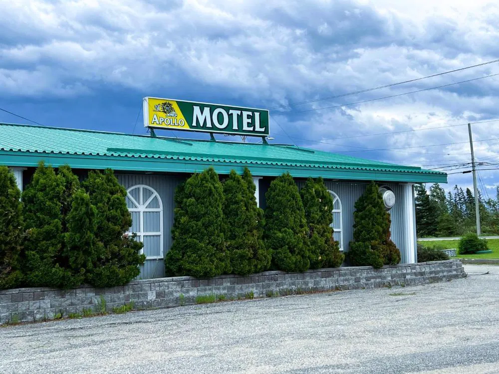 Apollo Motel hotel hero