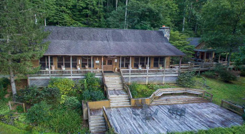 Mount Mitchell Eco Retreat hotel hero