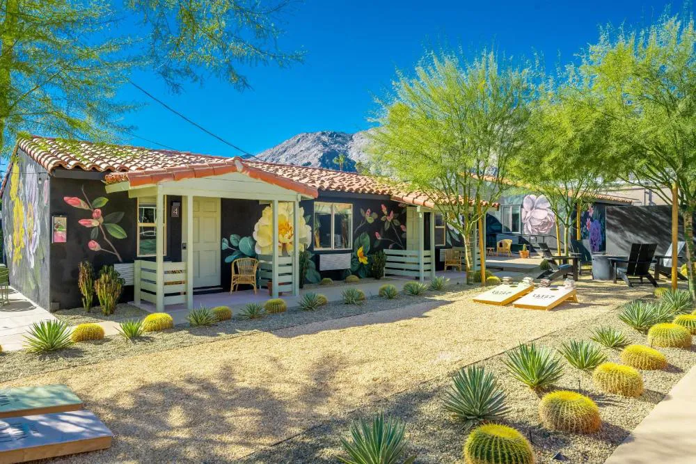 Fleur Noire Hotel - 21 and Over hotel hero