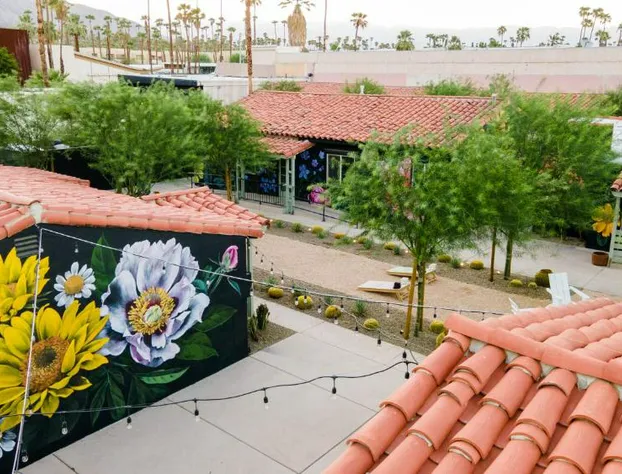 Fleur Noire Hotel - 21 and Over hotel detail image 2