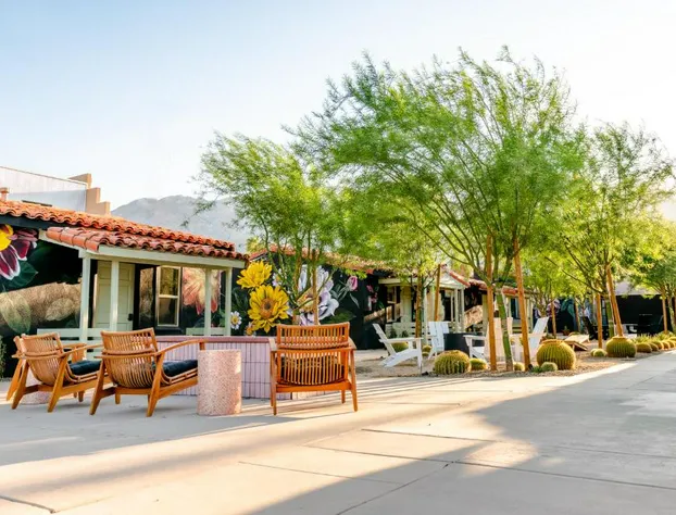 Fleur Noire Hotel - 21 and Over hotel detail image 3