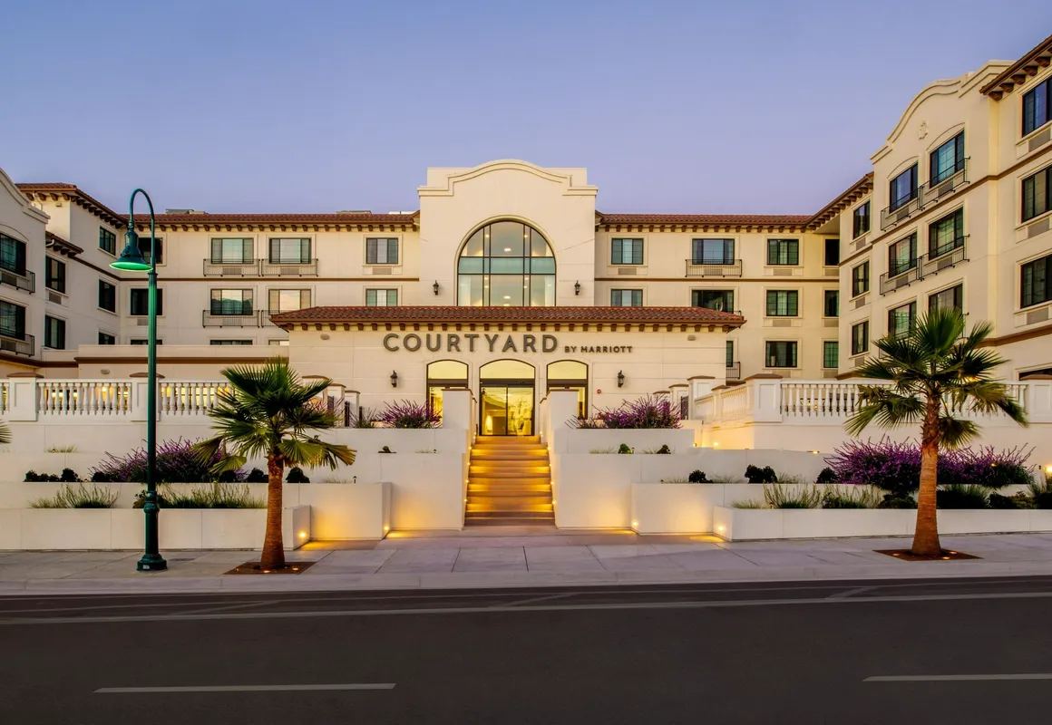 Courtyard by Marriott Santa Cruz hotel hero