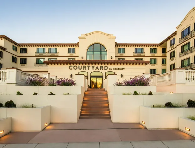 Courtyard by Marriott Santa Cruz hotel detail image 1