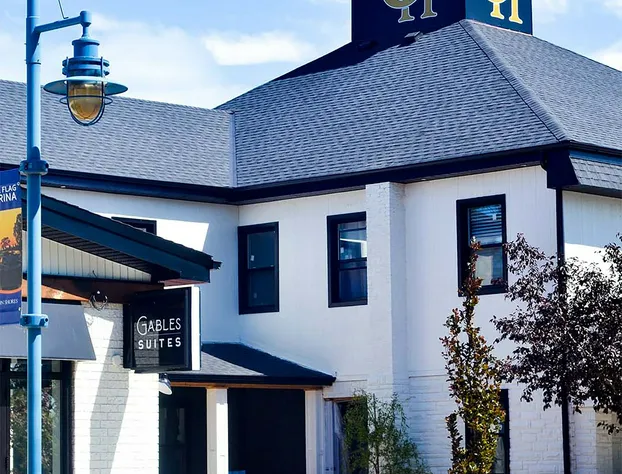 Colonial Hotel & Suites hotel detail image 1