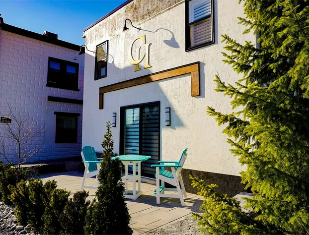 Colonial Hotel & Suites hotel detail image 3