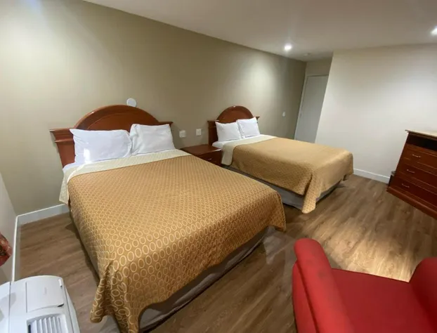 Royale Inn Motel hotel detail image 3