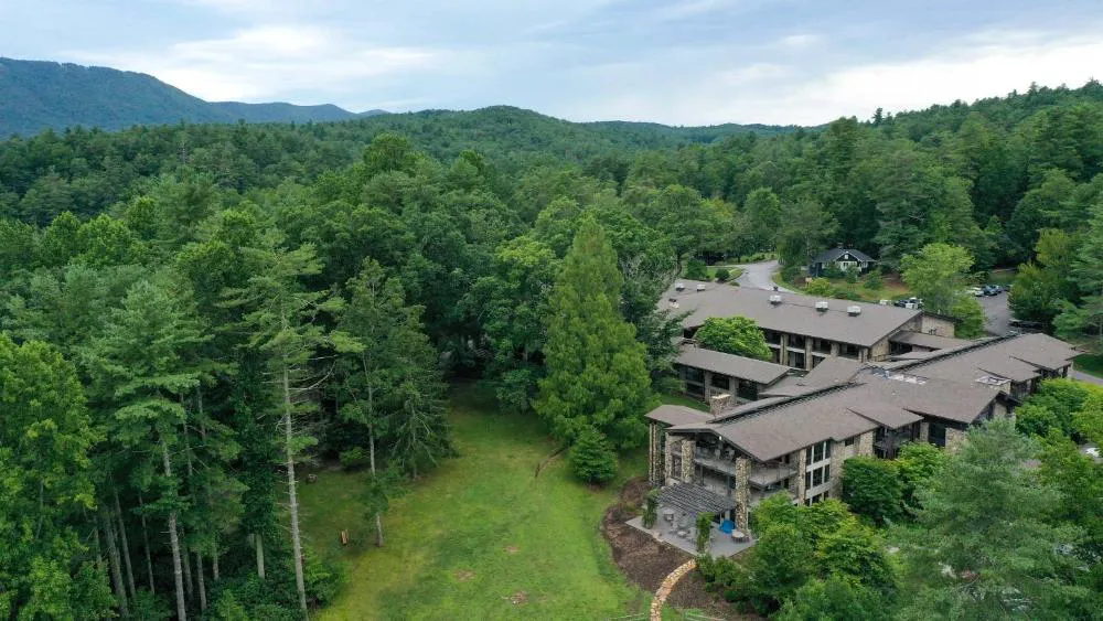 Kanuga Inn & Lodging hotel hero