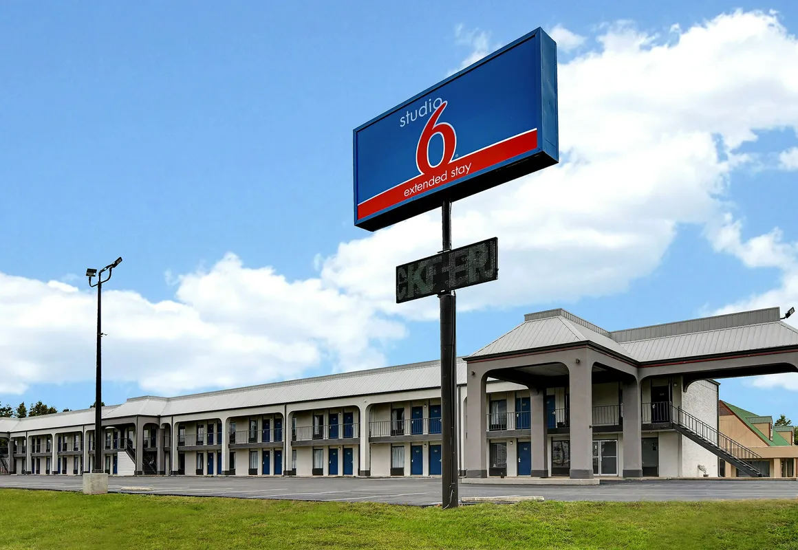 Studio 6 Meridian, MS - Bonita Lakes hotel hero